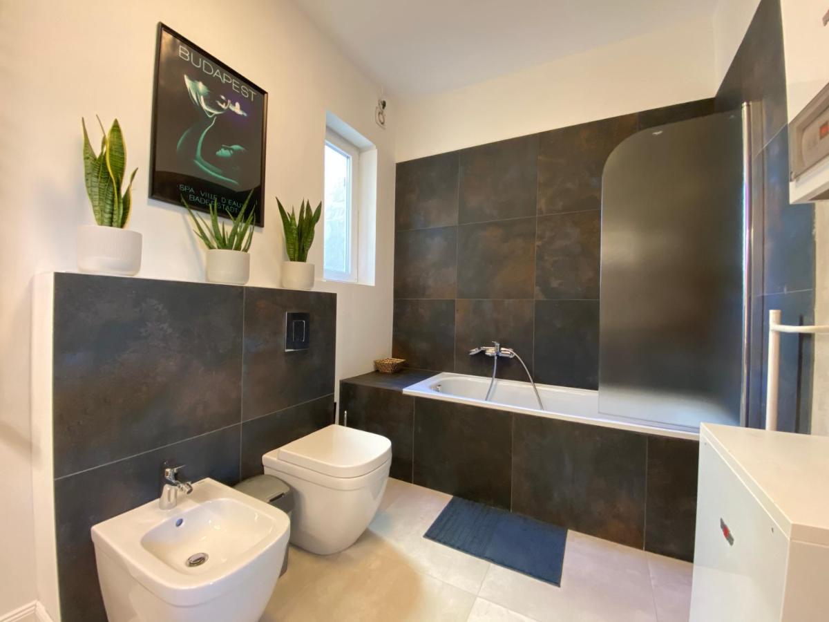 2 Bedroom 107 M2 Loft With Balcony Βουδαπέστη Εξωτερικό φωτογραφία