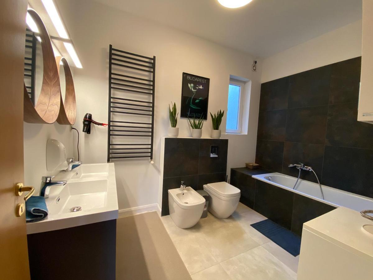 2 Bedroom 107 M2 Loft With Balcony Βουδαπέστη Εξωτερικό φωτογραφία